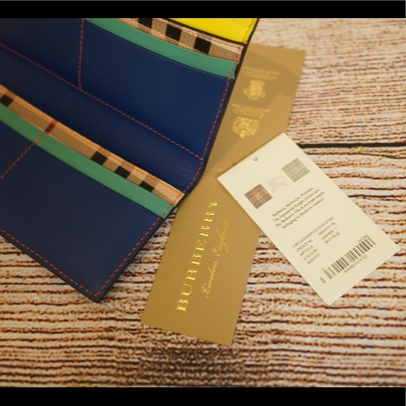 Burberry Cavendish Navy / Yellow Wallet NWT - Picture 5 of 8